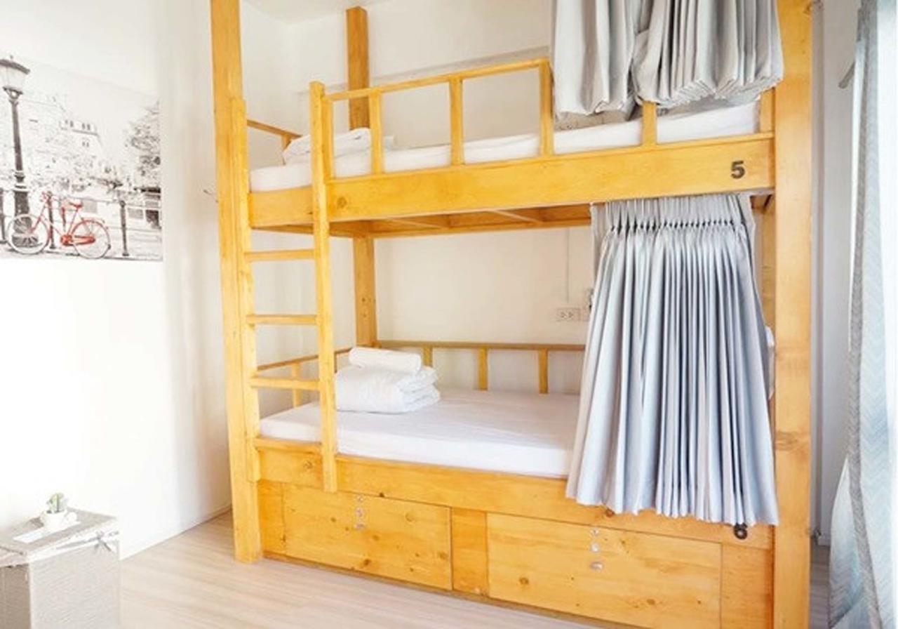 Bunk Boutique Cnx Hostel Чиангмай Екстериор снимка